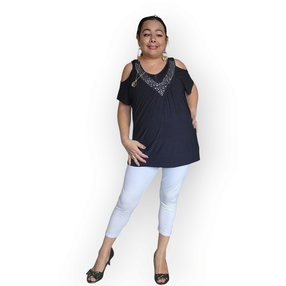 Black Cold Shoulder Top with White Leggings - Picture 5 of 16